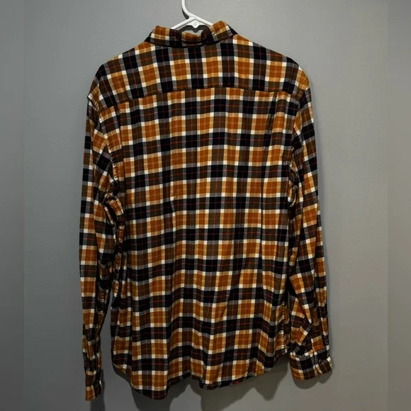 Old Navy Men’s Flannel Button Down with Coordinating Undershirt - Picture 2 of 6